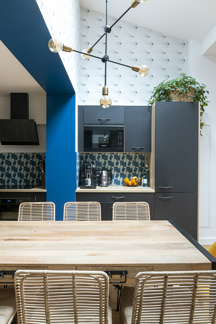 Rénovation_Echoppe_Lala-architectes_Cuisine_Coin-repas_Crédence zellige
