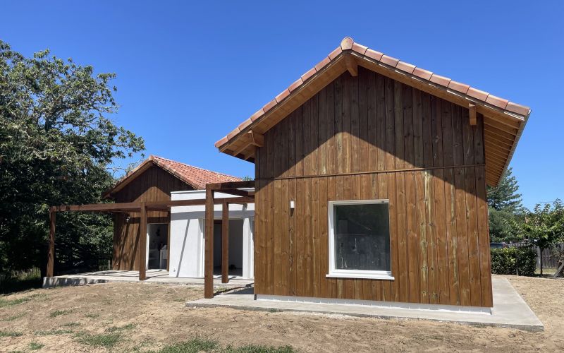 Lala Architectes_maison_landes_bardage bois_pergola_construction_enduit chaux blanche