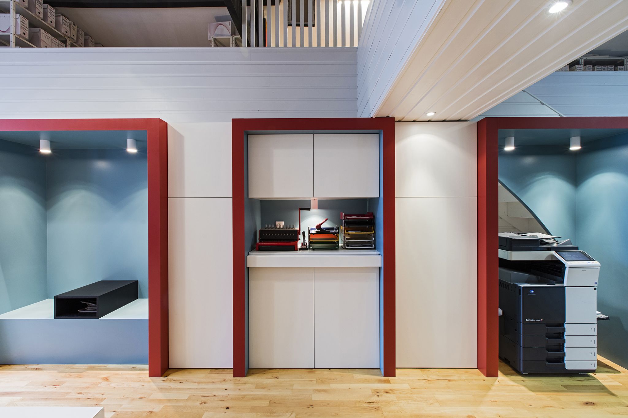 LalaArchitectes-rénovation bureaux niches de couleur